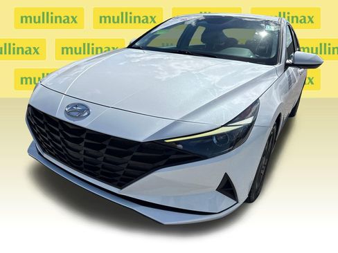 Used 2021 Hyundai Elantra SEL FWD image 10