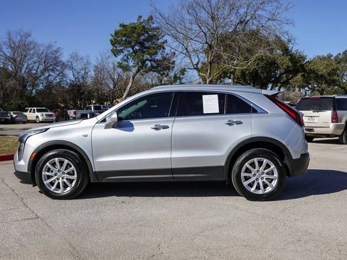 Used 2022 Cadillac XT4 Luxury image 2