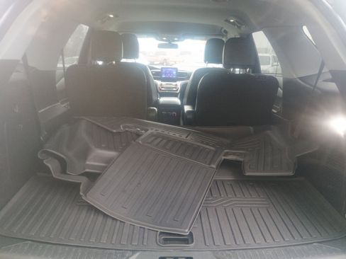 Used 2022 Ford Explorer XLT w/ Equipment Group 202A image 13