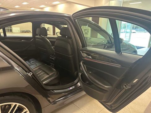 Used 2018 BMW M550i xDrive image 27