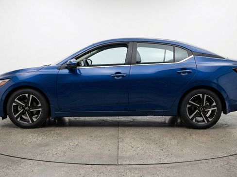 Used 2025 Nissan Sentra SV FWD image 5