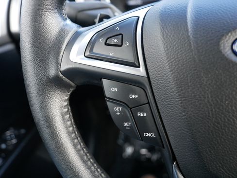 Used 2018 Ford Fusion SE w/ Fusion SE Technology Package image 31