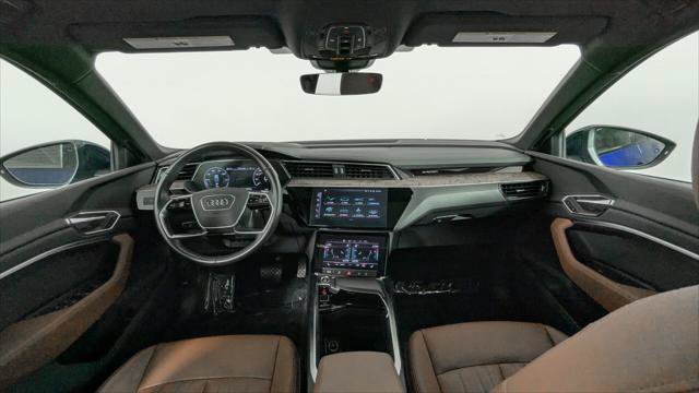 Used 2022 Audi e-tron Premium AWD/4WD image 25