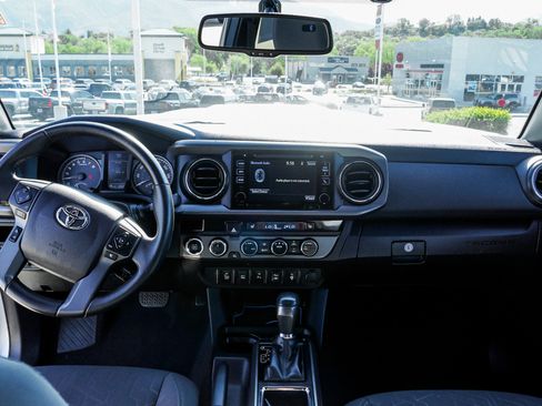 Certified 2017 Toyota Tacoma TRD Sport w/ Premium & Technology Package AWD/4WD image 33