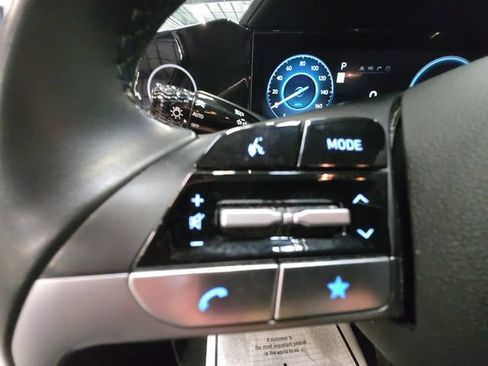 Certified 2025 Hyundai Elantra Limited FWD image 20
