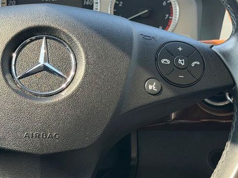 Used 2012 Mercedes-Benz GLK 350 4MATIC image 32