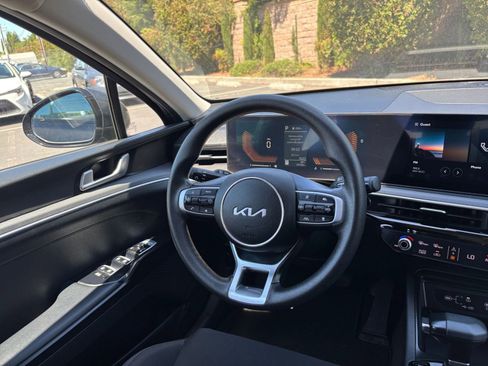 Used 2025 Kia K5 LXS FWD image 33