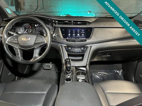 Used 2021 Cadillac XT5 Sportv image 2
