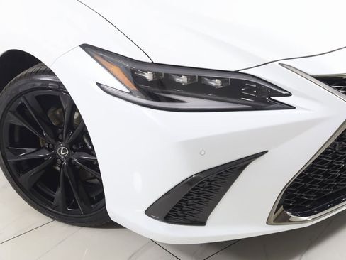 Used 2025 Lexus ES 300h F Sport w/ Accessory Package (Z1) image 17