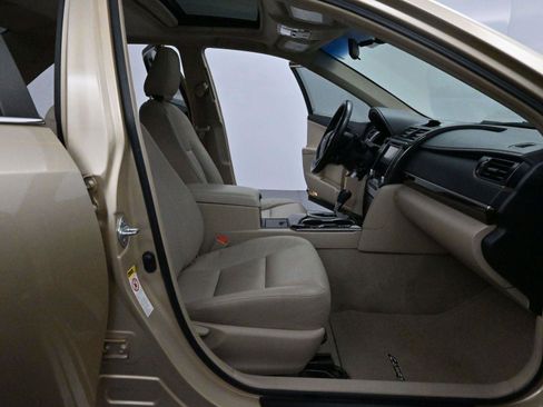 Used 2012 Toyota Camry XLE image 26