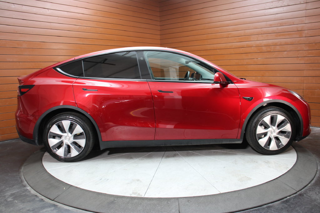 Used 2024 Tesla Model Y Long Range AWD/4WD image 14