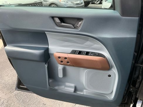 Used 2022 Ford Maverick Lariat w/ Lariat Luxury Package image 13