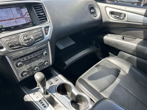 Used 2019 Nissan Pathfinder SL FWD image 36
