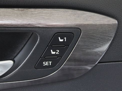 Used 2021 Toyota Highlander Limited image 46