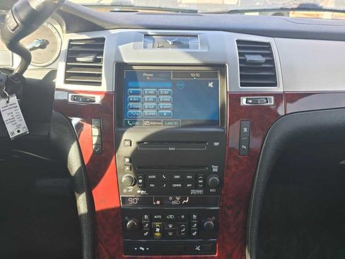 Used 2010 Cadillac Escalade EXT Premium image 12