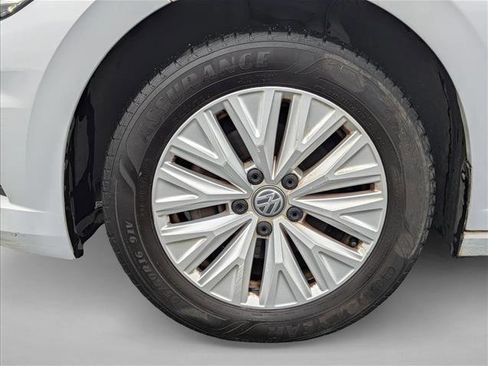 Used 2019 Volkswagen Jetta S image 9