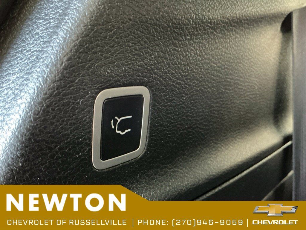 Used 2025 Chrysler Pacifica Limited FWD image 25