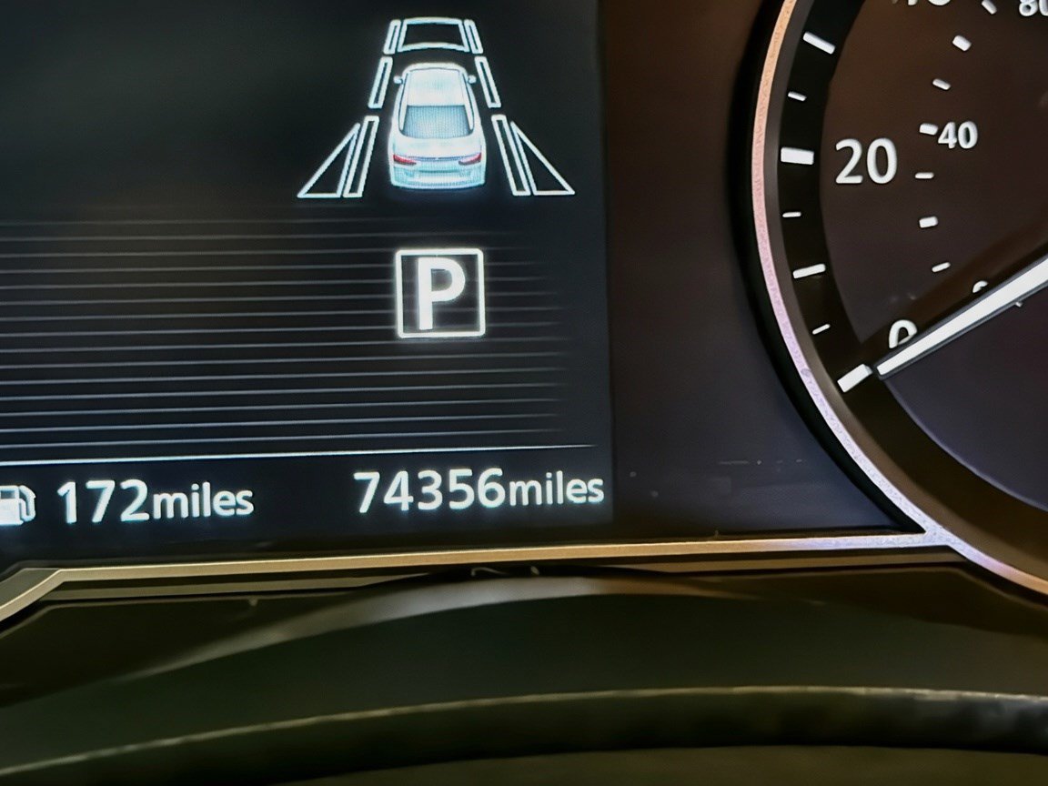 Used 2020 Nissan Versa SV FWD image 8