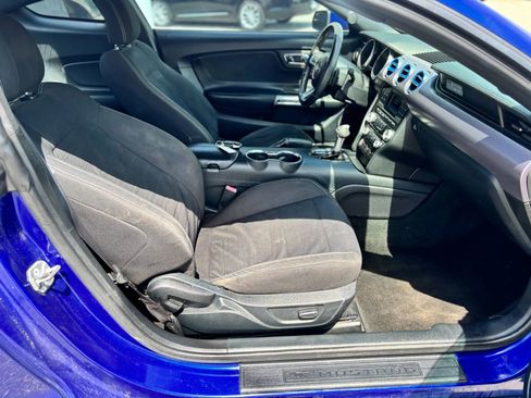 Used 2015 Ford Mustang Coupe image 12