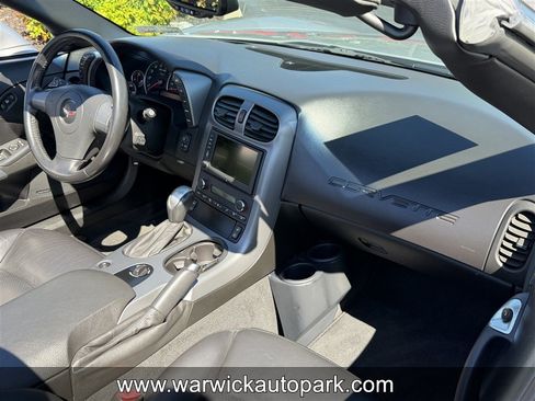 Used 2006 Chevrolet Corvette Convertible w/ Preferred Equipment Group RWD image 19