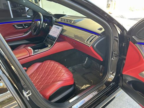 Used 2022 Mercedes-Benz S 580 4MATIC Sedan w/ AMG Line Package image 26