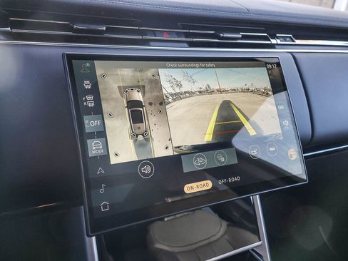 New 2026 Land Rover Range Rover Long Wheelbase SE image 32