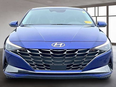 Used 2023 Hyundai Elantra Limited w/ Cargo Package FWD image 2