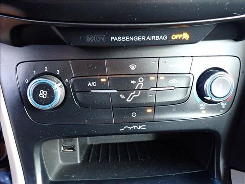 Used 2017 Ford Focus SE FWD image 17