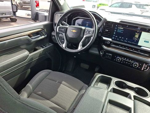 Used 2025 Chevrolet Silverado 2500 LT w/ Convenience Package AWD/4WD image 14