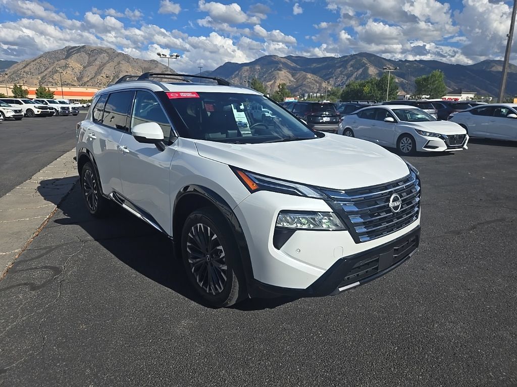 Used 2025 Nissan Rogue Platinum AWD/4WD image 4