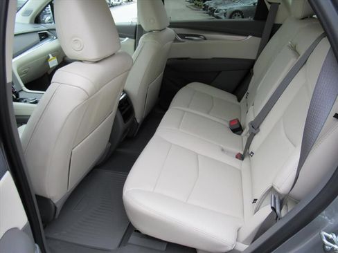 New 2026 Cadillac XT5 Premium Luxury w/ Driver Assist Package FWD image 32