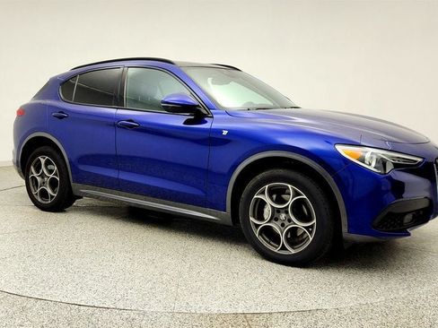 Used 2022 Alfa Romeo Stelvio Ti AWD/4WD image 3
