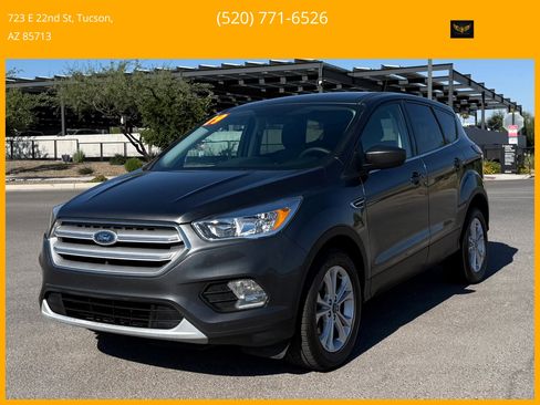 Used 2019 Ford Escape SE FWD image 1