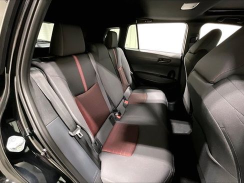 Used 2024 Toyota Corolla Cross AWD Hybrid w/ Moonroof Package image 27