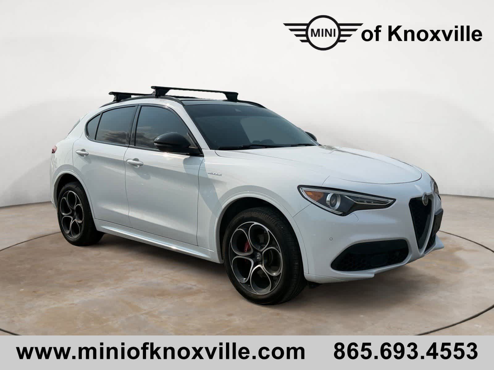 Used 2022 Alfa Romeo Stelvio Veloce AWD/4WD image 1