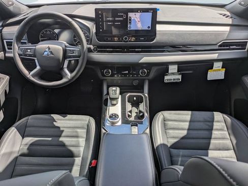 New 2026 Mitsubishi Outlander LE FWD image 15