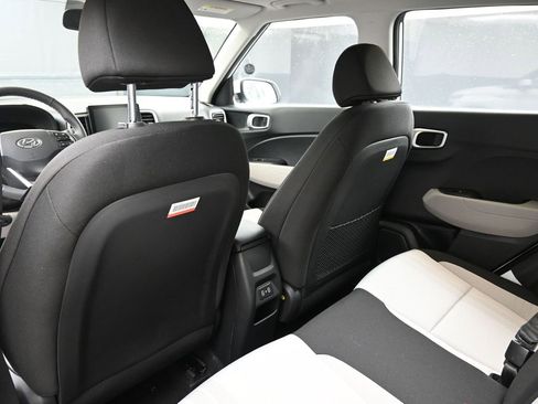 New 2026 Hyundai Venue SEL image 19