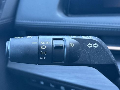 Used 2023 Nissan Ariya FWD image 38