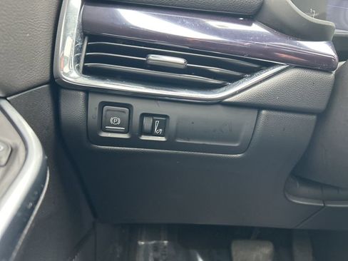 Used 2023 Cadillac XT4 Luxury w/ Cold Weather Package image 36