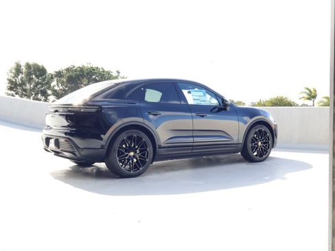 New 2026 Porsche Macan Electric RWD image 8