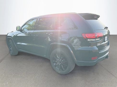 Used 2017 Jeep Grand Cherokee Altitude AWD/4WD image 6