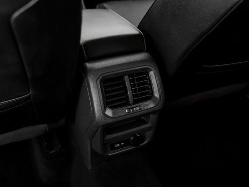 Used 2021 Volkswagen Tiguan SE FWD image 36