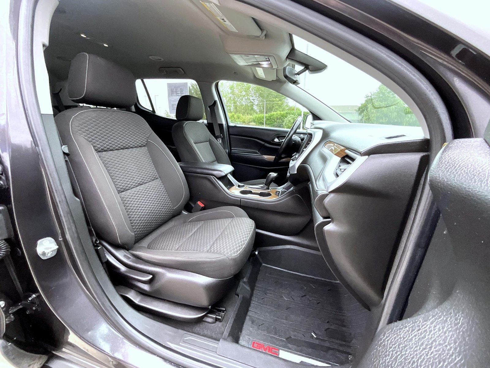 Used 2017 GMC Acadia SLE FWD image 21