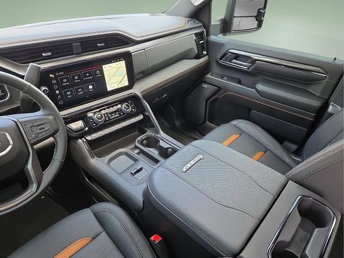 Used 2025 GMC Sierra 2500 AT4 w/ AT4 Premium Plus Package AWD/4WD image 19