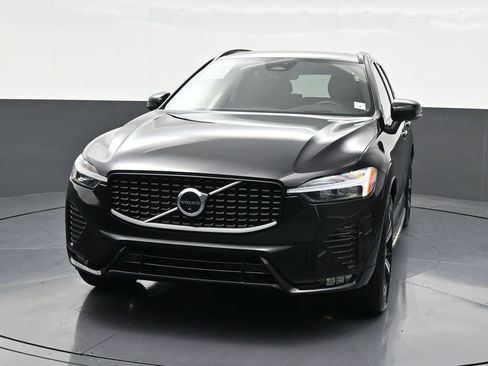 Certified 2022 Volvo XC60 B5 R-Design w/ Advanced Package image 9