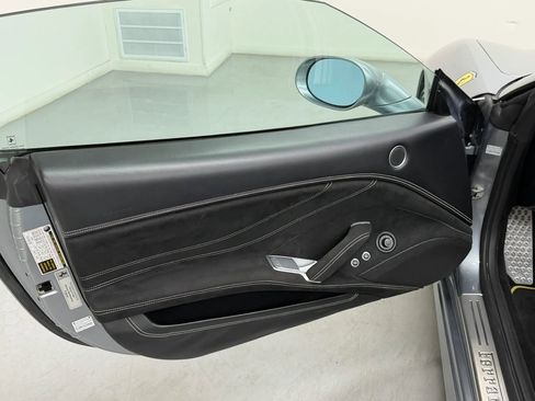 Used 2015 Ferrari California T RWD image 30