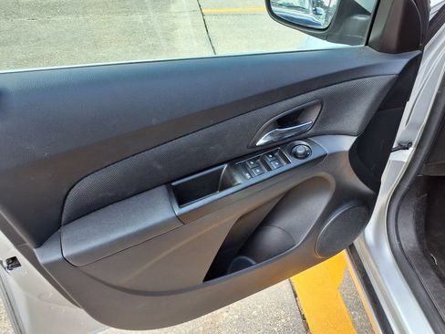 Used 2014 Chevrolet Cruze LT FWD image 18