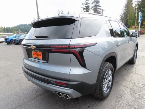 Used 2025 Chevrolet Traverse LT AWD/4WD image 7