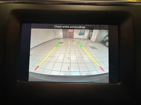 Used 2019 Jeep Cherokee Latitude Plus w/ Cold Weather Group image 4