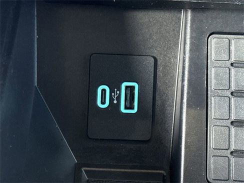 Used 2024 Ford F150 Platinum image 30